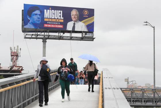 Los colombianos, listos para ir a las urnas y votar por el sucesor del presidente Petro