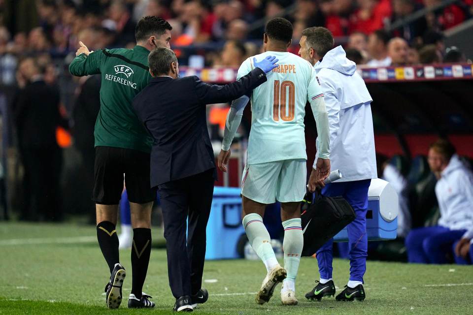 Mbappé estará entre 10 y 12 días de baja por una hiperextensión de la rodilla izquierda