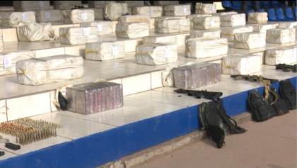 Honduras incauta de más de una tonelada de cocaína oculta en un camión cisterna