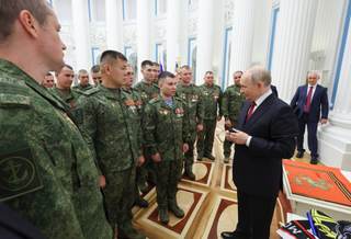 Putin promete a los soldados rusos una red satelital mejor que el Starlink de Musk