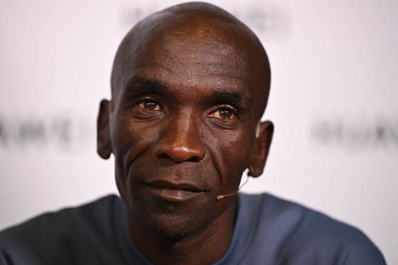 Kipchoge inicia decimosexto en Ciudad del Cabo su reto de maratones por el mundo