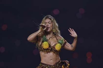 Karol G reivindica a la comunidad latina en un histórico Coachella