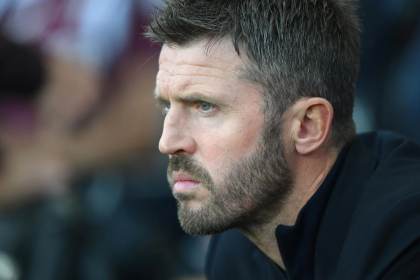 Carrick, sin Mainoo ni Shaw en el último entrenamiento antes de viajar a Madrid