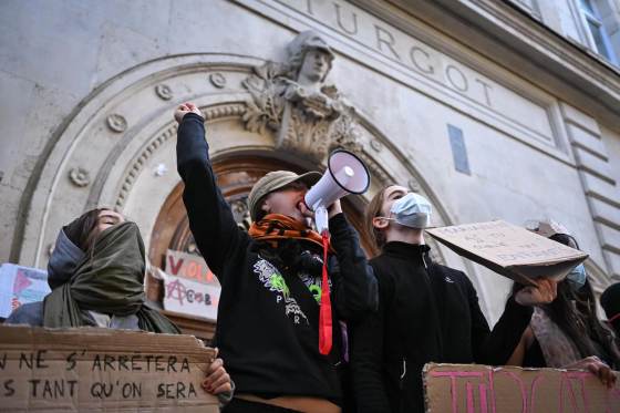 La amputación de la mano de un menor tiñe una nueva jornada de protestas de liceos en Francia