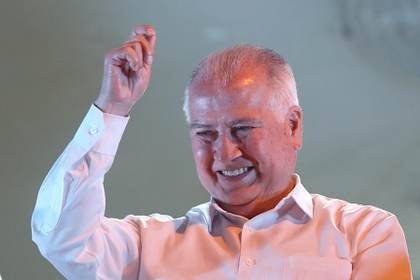 Candidato presidencial peruano López Chau llama a acabar con corrupción y reformar Policía