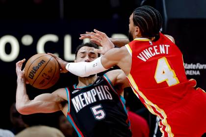 Los Spurs avisan, OKC responde, los Lakers caen y Durant se estrella en Chicago