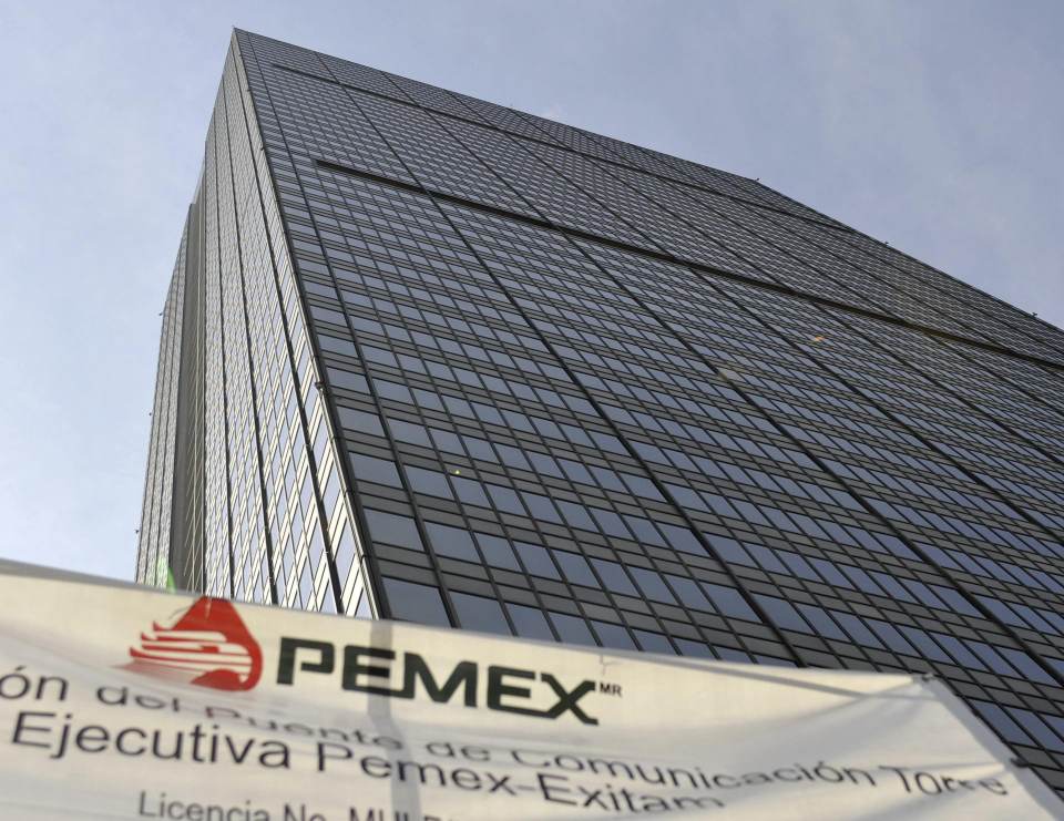 Petróleos Mexicanos confirma un nuevo incendio en la Refinería Olmeca, en el sur del país