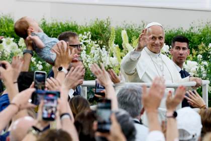 Día 3 del papa en España: apoyo a los migrantes y reunión con víctimas de abusos sexuales
