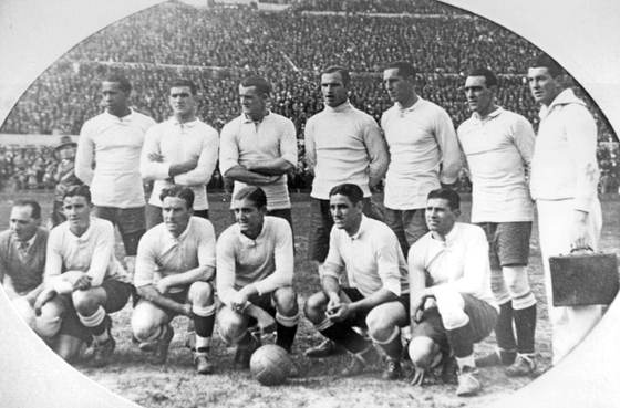 A 30 días: Un 30 de julio Uruguay se coronó como el primer campeón