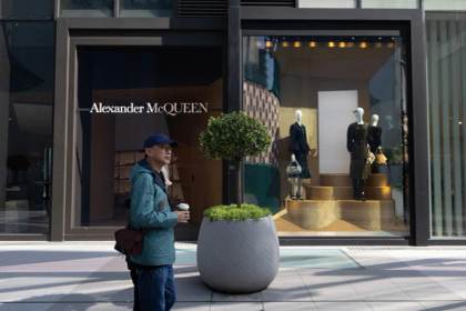 Alexander McQueen se separa de su director creativo, Seán McGirr, que había llegado en 2023