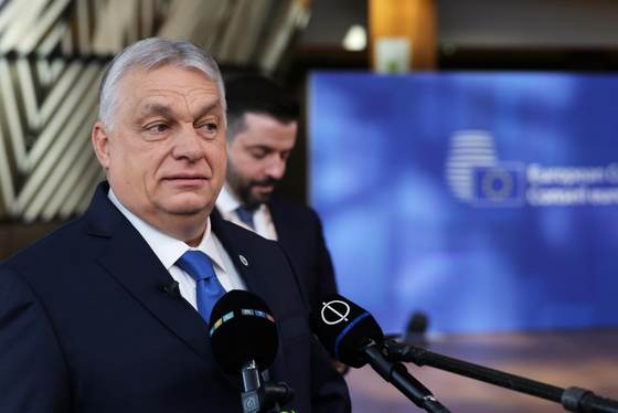 Orbán mantiene su veto a préstamo y la UE aumenta presión, con idea de entregarlo en abril