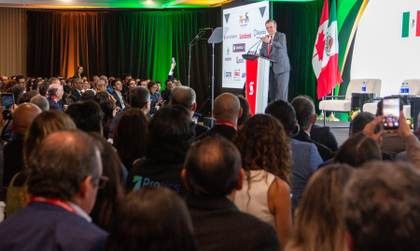 El secretario de Economía de México aborda en Canadá la revisión del T-MEC