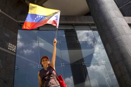 Opositores venezolanos protestan en rechazo a la participación de Delcy Rodríguez ante ONU