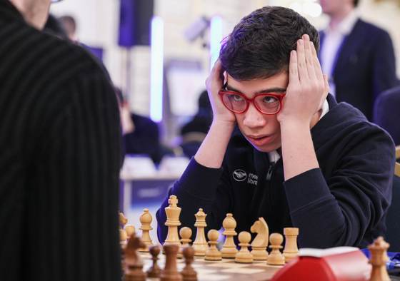 Oro vuelve a ganar y mantiene vivo sueño de ser el Gran Maestro más joven de la historia