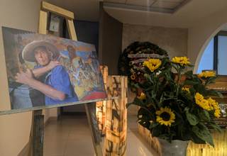 Con sus pinceles y pinturas desgastadas despiden al muralista mexicano Melchor Peredo