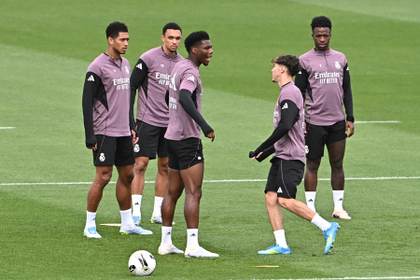 Tchouaméni y Mbappé entrarán en la convocatoria para el Clásico