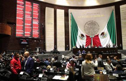 Diputados de México avalan plan de ingresos para 2027, entre cuestionamientos por la deuda