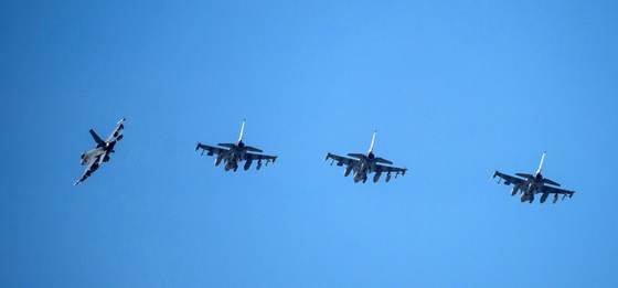 Llegan a Chipre 4 cazas F-16 griegos tras el impacto de un dron iraní en base británica