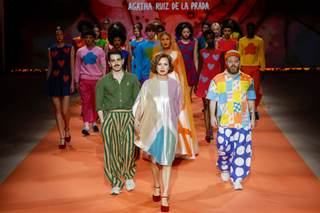 La diseñadora española Agatha Ruiz de la Prada apuesta por un mundo natural alejado de la IA