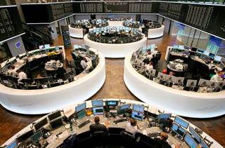 Las bolsas europeas prolongan la corrección y registran caídas del 2 % por Oriente Medio