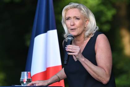 Condenada a 15 meses de inhabilitación firme, Le Pen podría optar a presidenciales en 2027