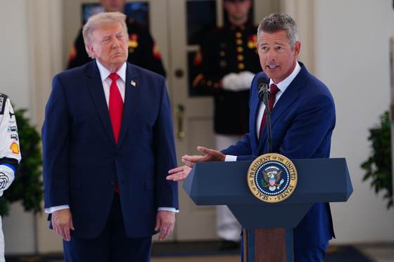 Trump dice que EE.UU. investiga si Irán tiene drones almacenados en Cuba