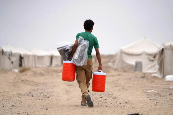 Ofensiva hutí provoca 112.000 desplazados en Yemen y 3.000 refugiados en la vecina Yibuti