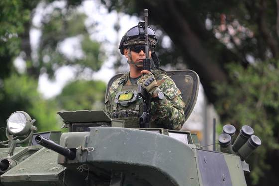 Ofensiva militar crece en Colombia tras limitados avances de política de paz, según la FIP