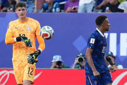 Orlando Gill, tras lanzarle el balón a Mbappé: "Fue un momento de calentura"