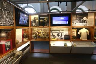 El Museo Pelé recuerda sus 86 años con un nuevo cuadro del "rey"