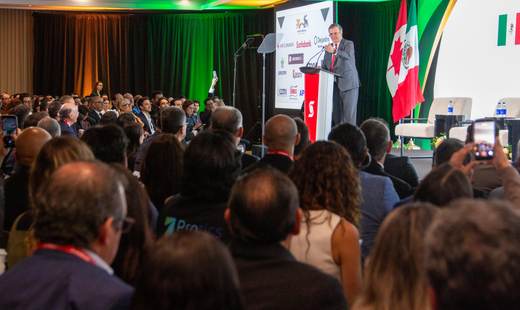 El secretario de Economía de México aborda en Canadá la revisión del T-MEC