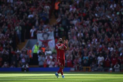 Salah podrá despedirse del Liverpool en el campo