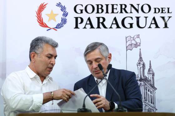 Docentes de Paraguay afrontan huelga divididos tras acuerdo parcial con el Gobierno