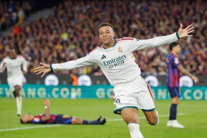 1-2. Mbappé electrocuta al Barça