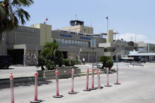 República Dominicana y Haití reanudan transporte aéreo sin vuelos confirmados