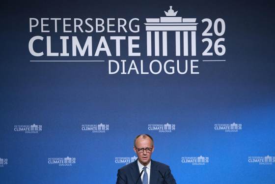 Merz aboga por una reforma del sistema de comercio de emisiones para proteger a industria