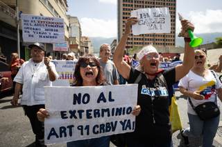 Jubilados y pensionados en Venezuela exigen salarios "dignos" y con poder adquisitivo