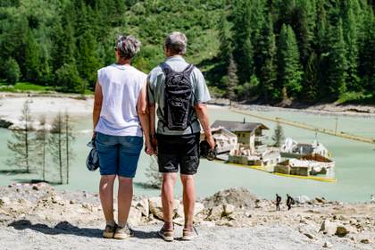 Suiza conmemora el primer año desde que un alud sepultara el pueblo alpino de Blatten