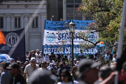 Mayor central obrera argentina pide a Justicia declarar inconstitucional nueva ley laboral