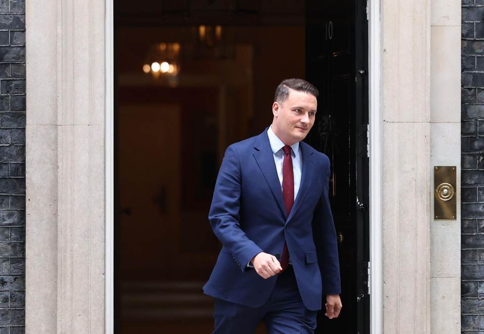 Dimite el ministro británico de Sanidad Wes Streeting y se perfila como rival para Starmer