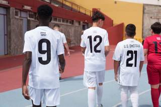 Y Adú jugó con sus compañeros: el fútbol canario acepta las fichas de los niños migrantes