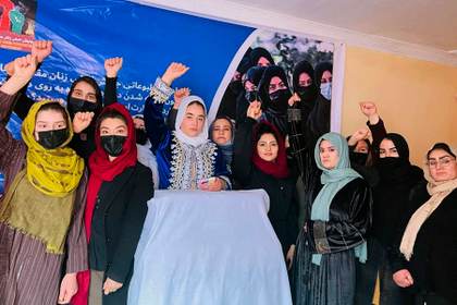 Los talibanes defienden su actuación en la protesta en Herat y piden respetar ley islámica
