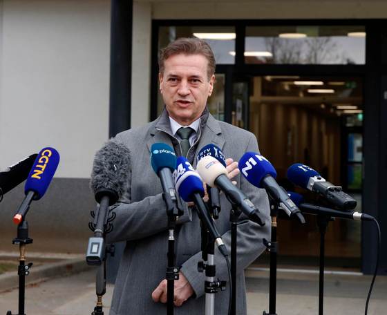 El europeísta Golob gana las elecciones eslovenas por estrecho margen, según encuestas