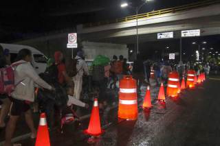 Caravana con más de 600 migrantes retoma camino desde el sur de México a EEUU entre lluvia
