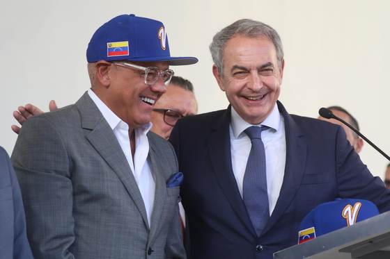 Jorge Rodríguez y Rodríguez Zapatero desean suerte a Venezuela en final de Clásico Mundial
