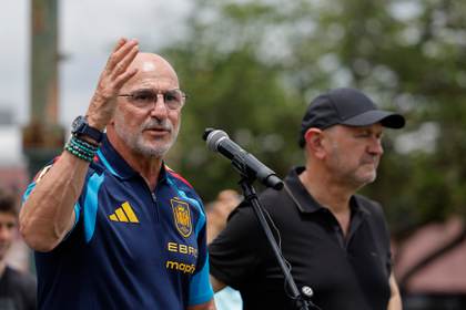 Louzán: “Hagamos que esta familia llegue muy lejos”