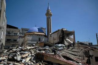 La histórica ciudad libanesa de Tiro, en la incertidumbre de una guerra aún muy cercana