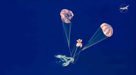 Ameriza en el Pacífico la cápsula tripulada de Artemis II con ayuda de paracaídas