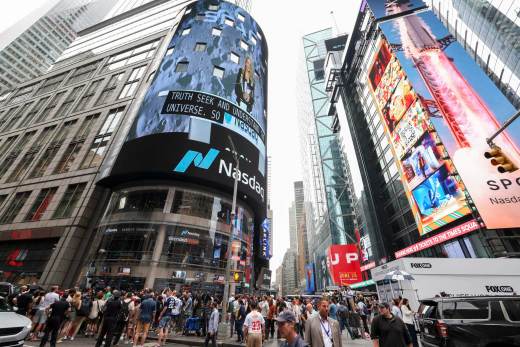 Wall Street cierra en verde y el Nasdaq alcanza un récord con el repunte de las empresas de IA