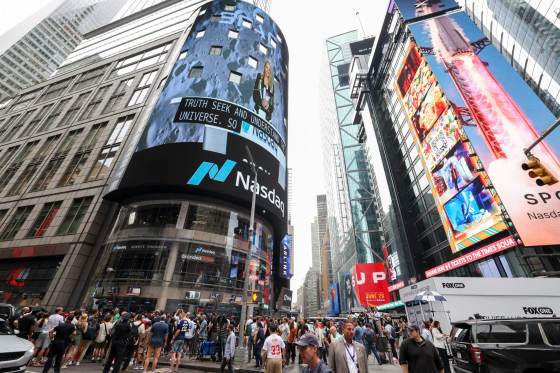 Wall Street cierra en verde y el Nasdaq alcanza un récord con el repunte de las empresas de IA